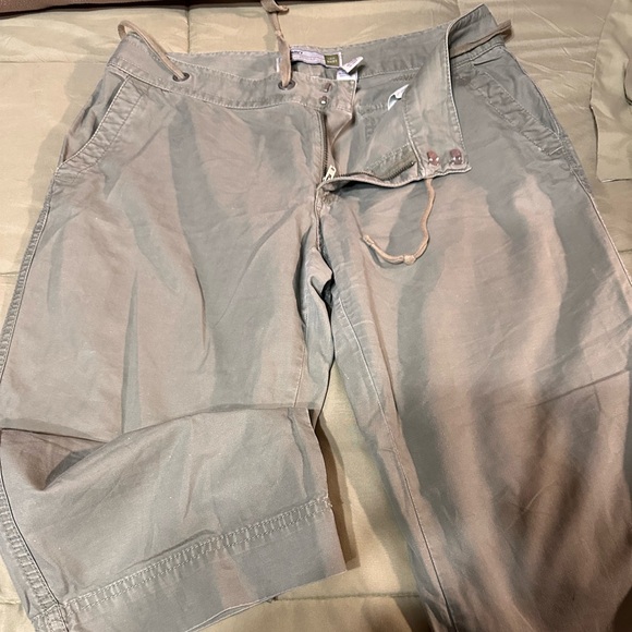 Old Navy khaki low waist capri pants - Picture 9 of 12
